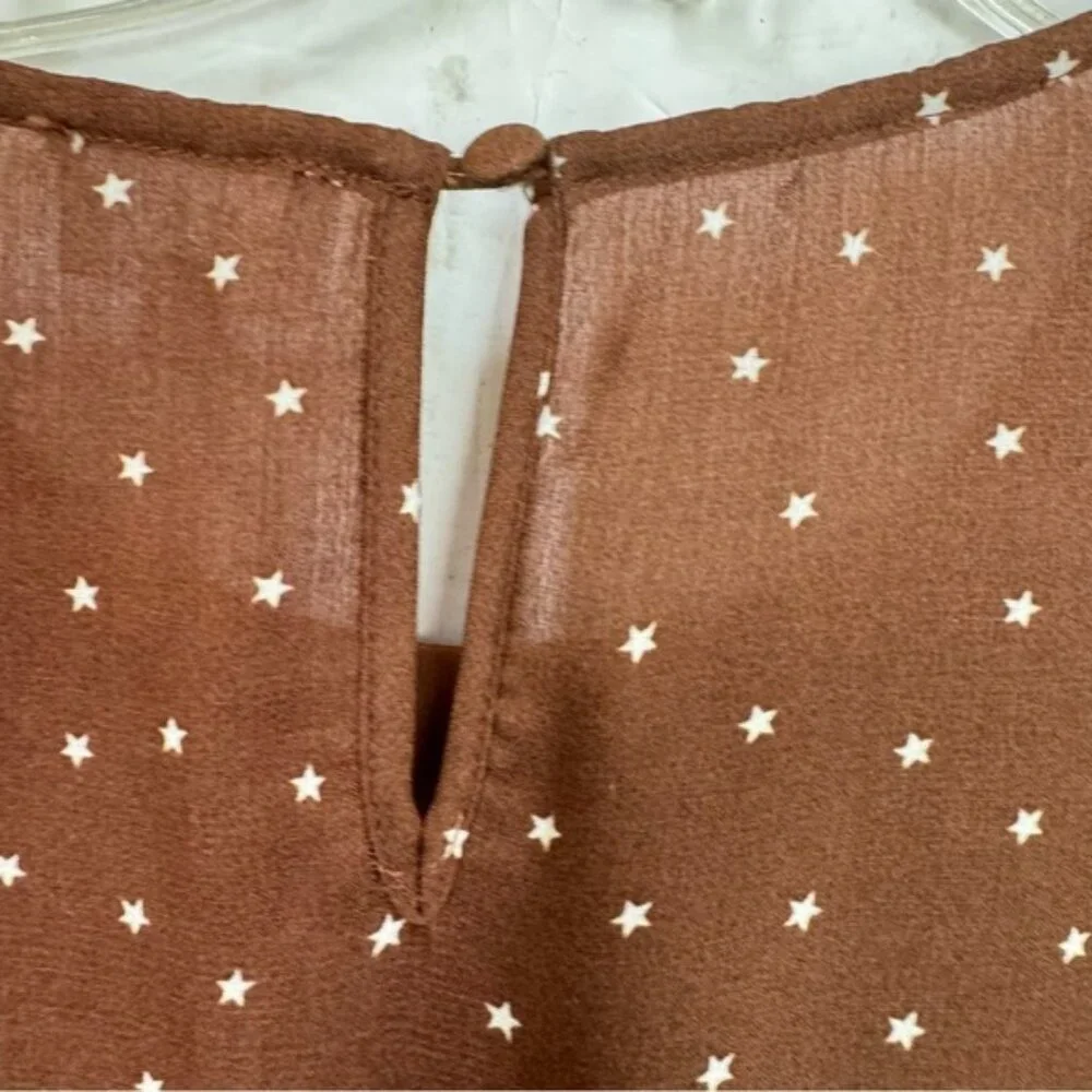 Le Lis Star Print Smocked Dress Lightweight Crew Fitted Stretch Ruffle Hem Top S - Picture 10 of 16